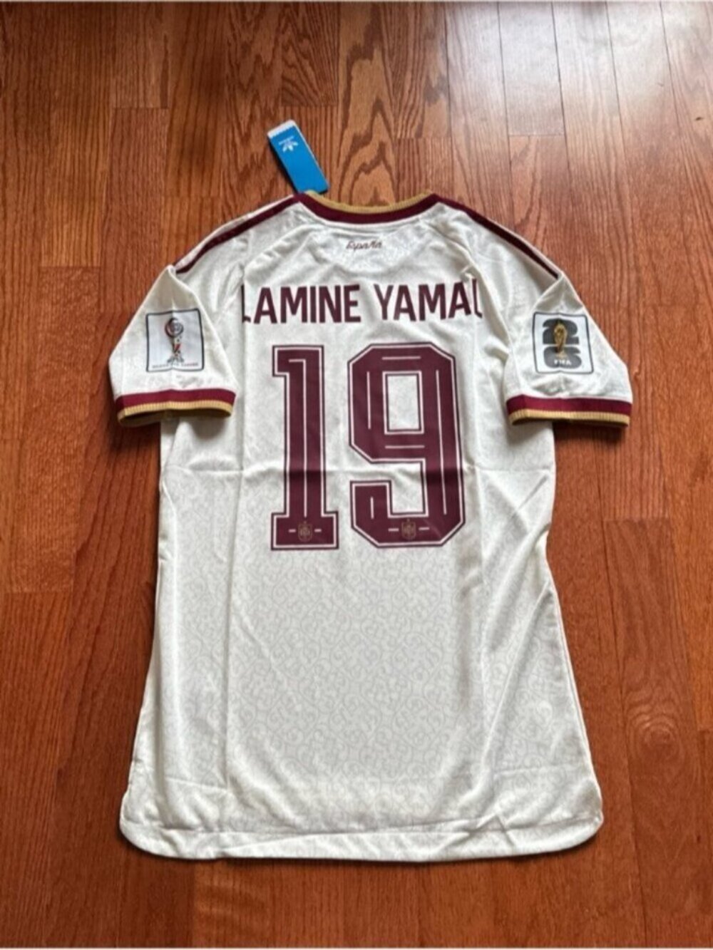 Spain Away Soccer Jersey PLAYER VERSION World Cup 2026 Lamine Yamal #19 - Picture 8 of 9